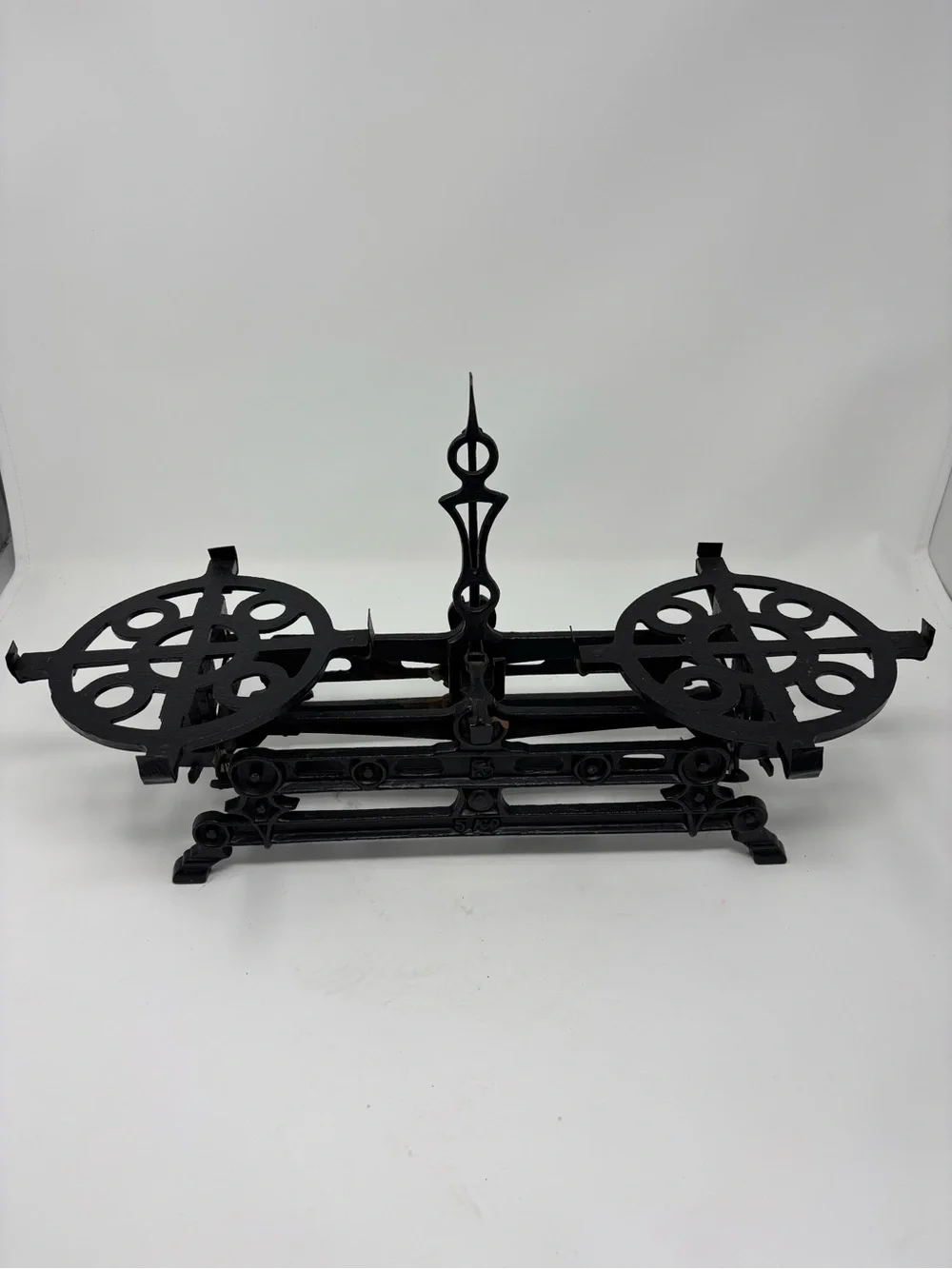 Antique Cast Iron Mercantile Balance Scale 5KG Decorative As-Is